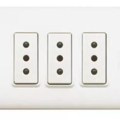 Enchufe Embutido Triple 10amp. Bticino